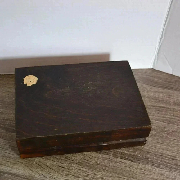 Vtg Carved Painted Wood  Box - Picture 5 of 9